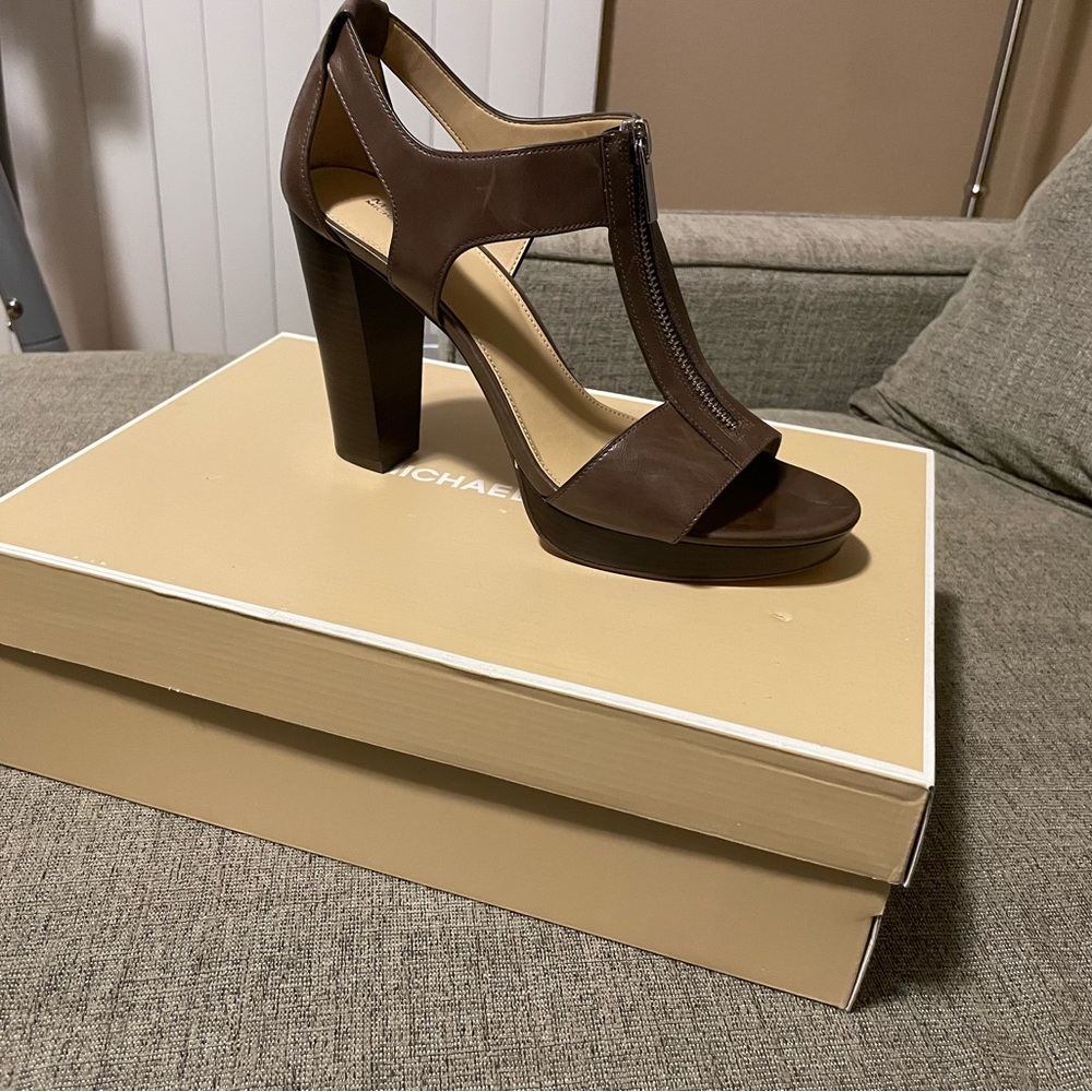 Michael Kors Berkley Sandal Leather DK Taupe